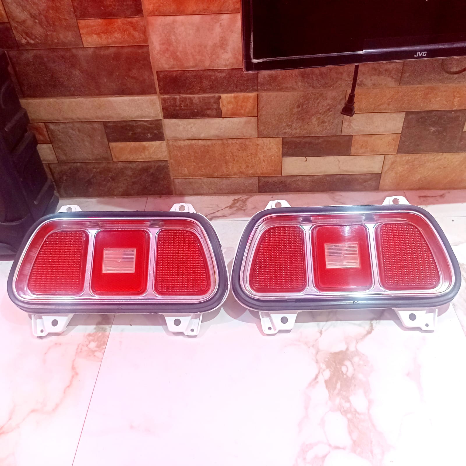 Set de Restauracion de Mustang Hard Top 1971 ,Calaveras,Molduras Etc